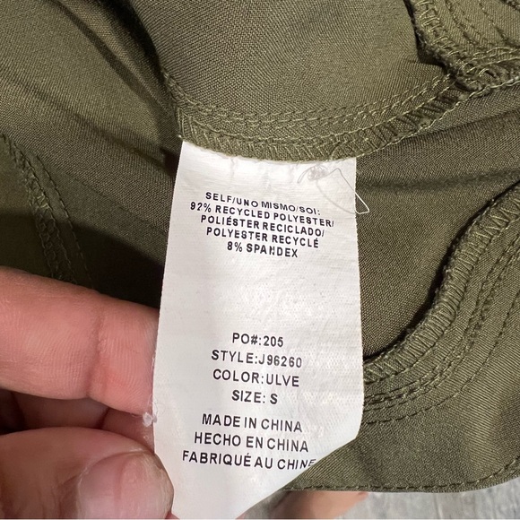 Jaanuu Olive‎ Green Women's Top size small hospital scrub top - Picture 9 of 13